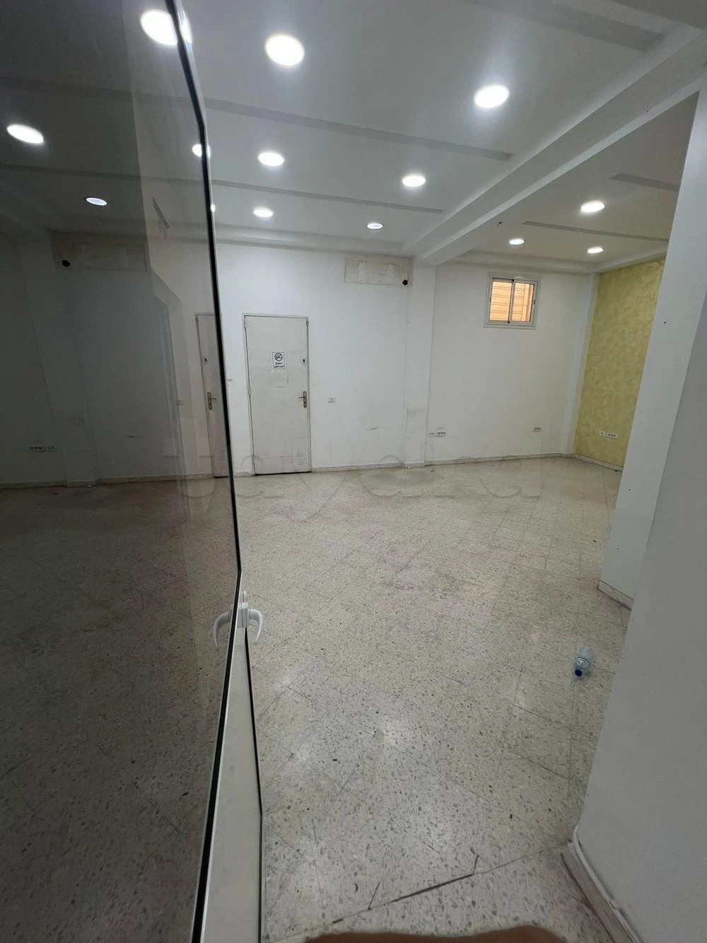Surface commerciale 400m² – Zone Industrielle Tunis Sud